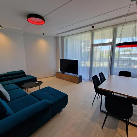 Apartment Kesklinna 2 Magamistoa Ja Tasuta Parklakohaga Garaazis Parnu