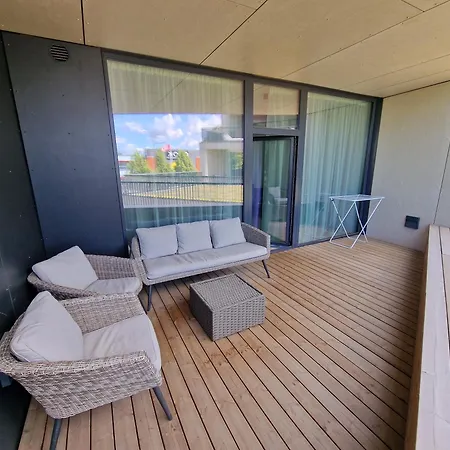 Kesklinna 2 Magamistoa Ja Tasuta Parklakohaga Garaazis Apartment