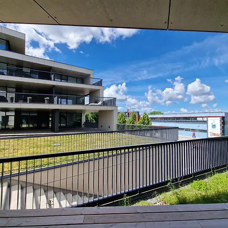 Kesklinna 2 Magamistoa Ja Tasuta Parklakohaga Garaazis *